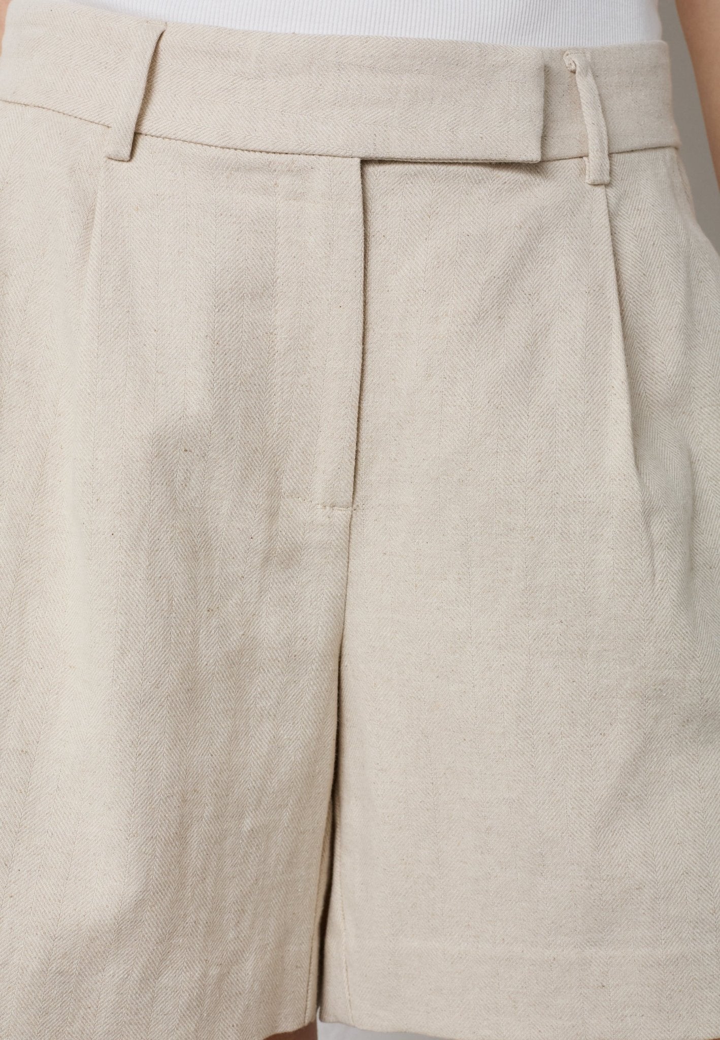 LeenaCC Linen Pleat Shorts - Bone - Co'couture